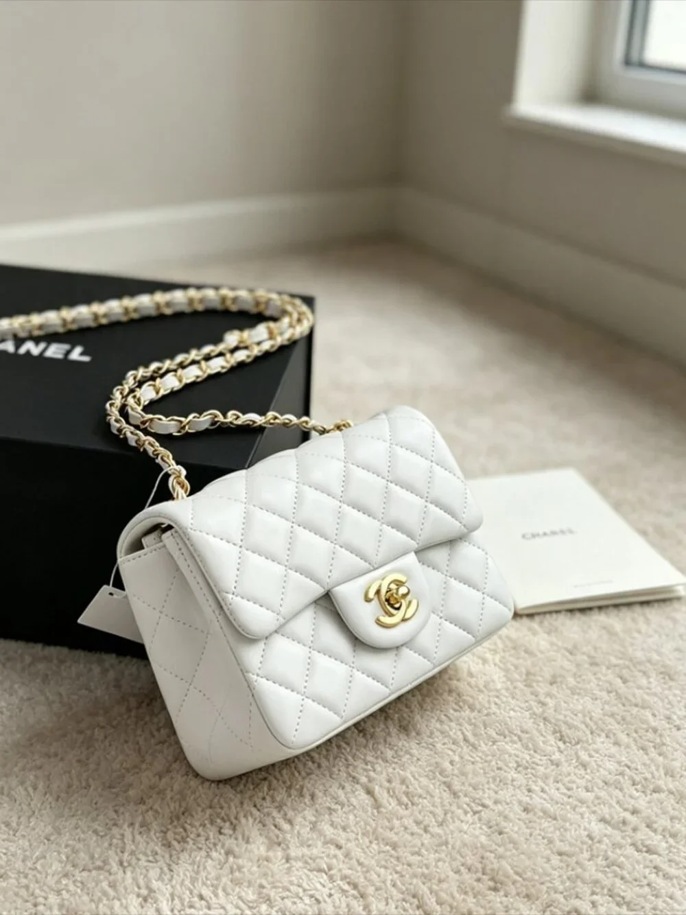 ✨ Authentic Chanel White Bag